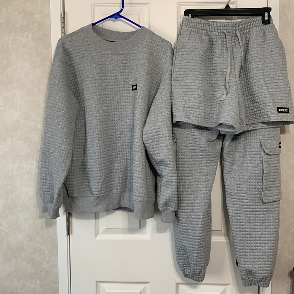 Women’s sz small White Fox 3-pc set